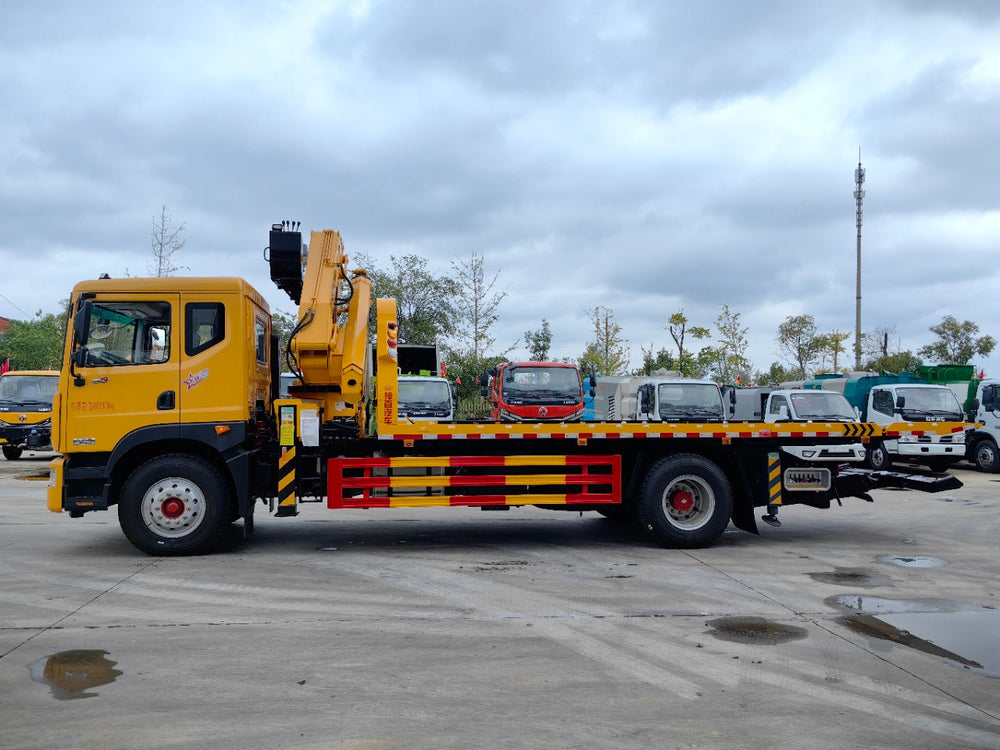 DongFeng 8T Wrecker Truck with Crane