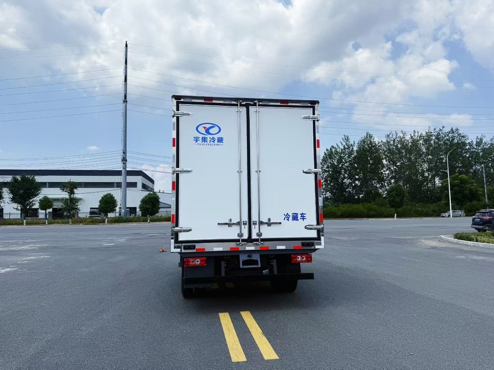 FOTON 4.2m 210HP Refrigerated Truck
