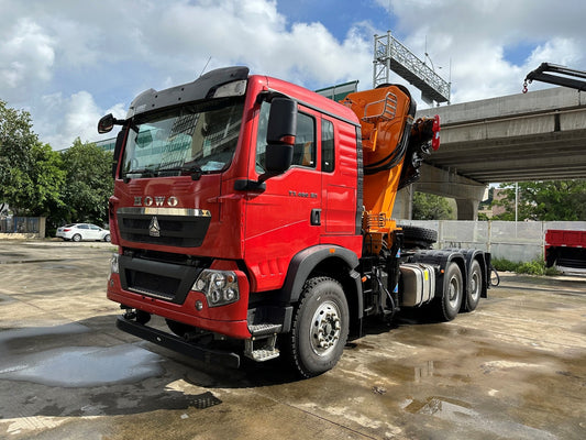 HOWO 6X4 25-ton folding boom tractor truck
