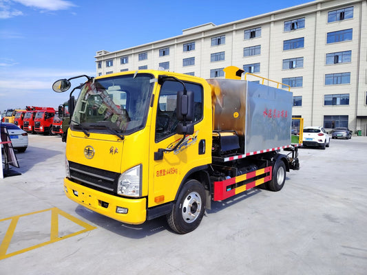 FAW 6.5m³ 150HP Asphalt Distributor Truck
