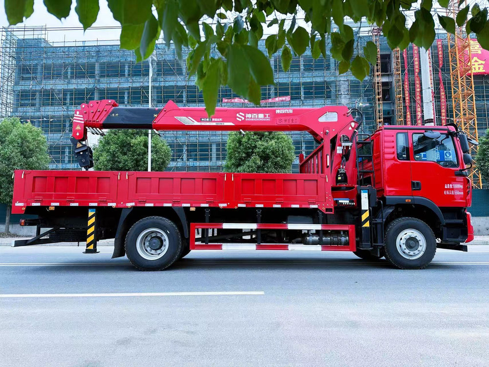 HOWO 4×2 8T Telescopic Boom Crane