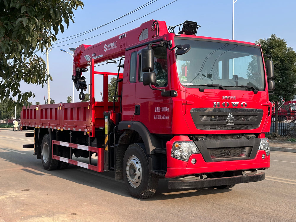 Howo 4×2 8T truck mounted crane