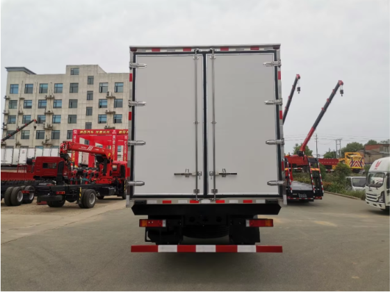 Dongfeng 4x2 15-ton refrigerated truck