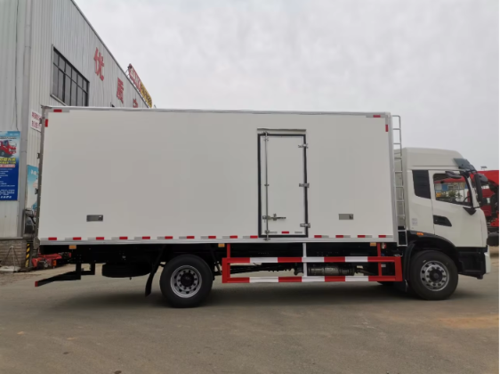 Dongfeng 4x2 15-ton refrigerated truck