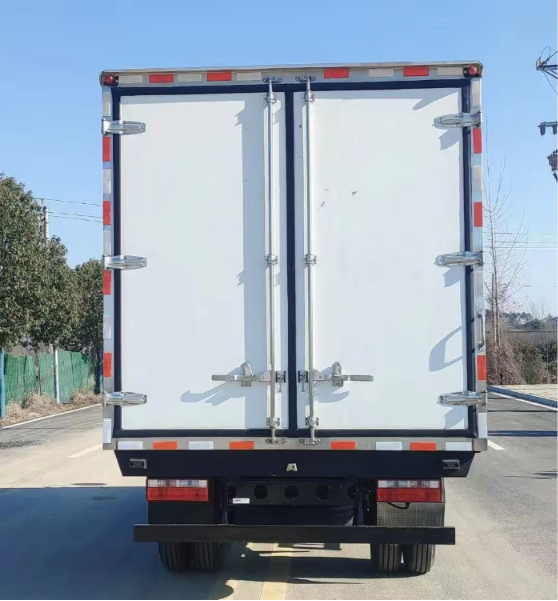 FAW 4X2 5T Refrigerated Truck