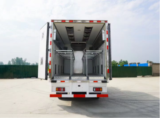 ISUZU Intelligent Live Chick Transport Refrigerated Truck