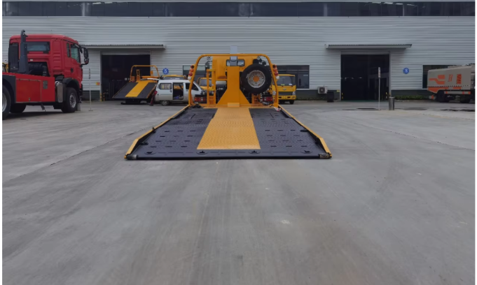 HOWO 4×2 All-Landing Flatbed Trailer