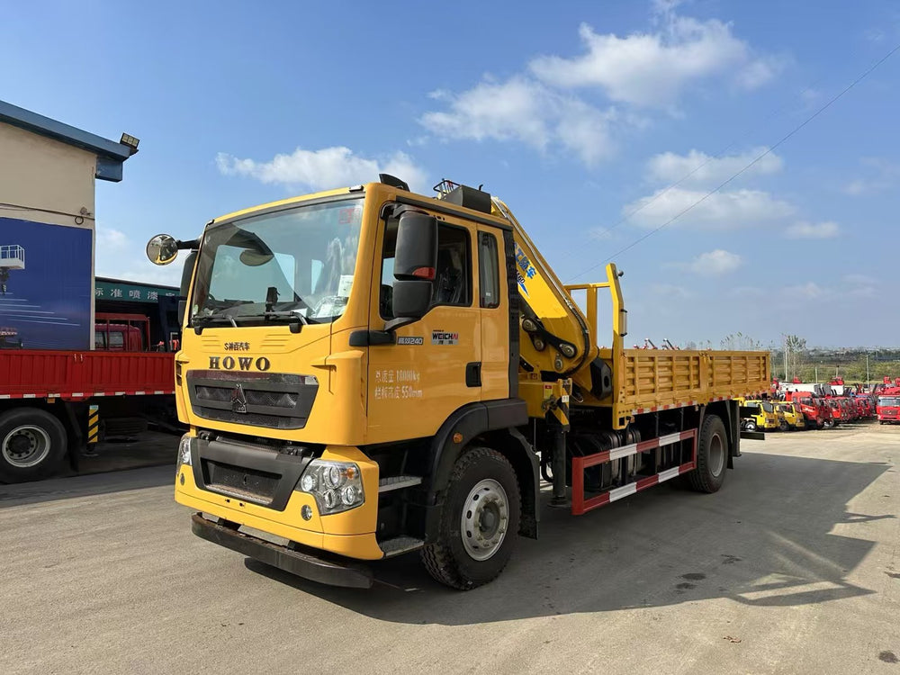 Howo 4X2 8T  XCMG Knuckle Boom Crane