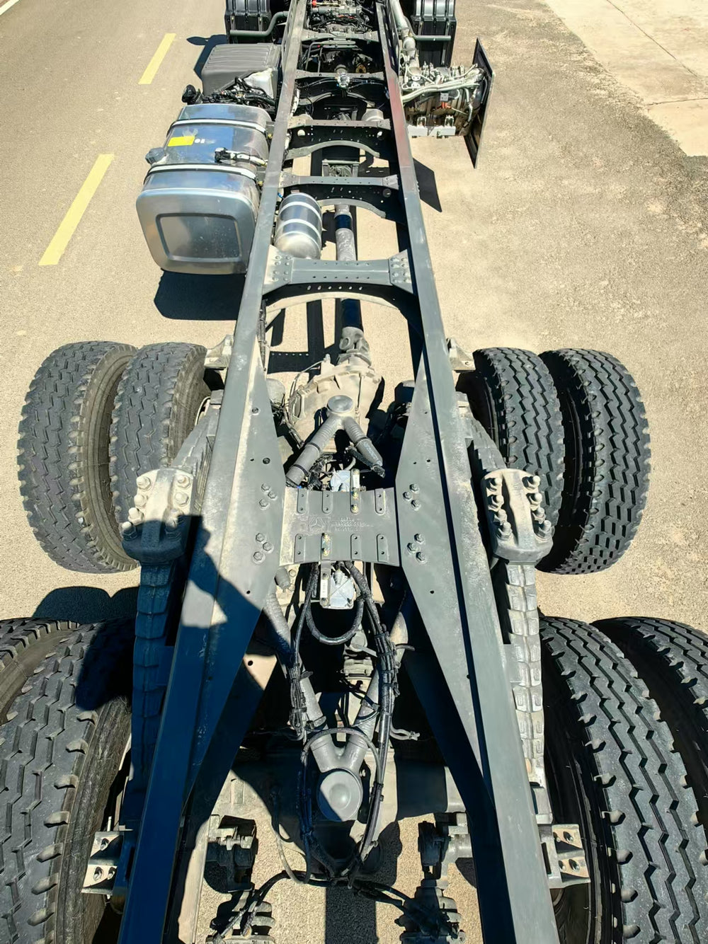 Howo 6X4 XCMG 14-ton 5-section boom truck crane