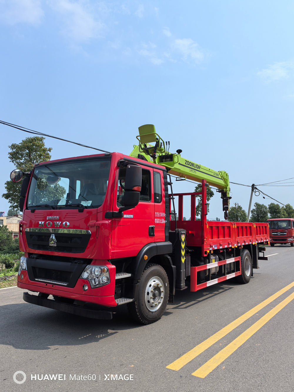 HOWO TX 4×2 Zoomlion 12-ton 5-section arm Weichai 240 horsepower 4.6 displacement-the strongest four-cylinder heart in the truck crane industry