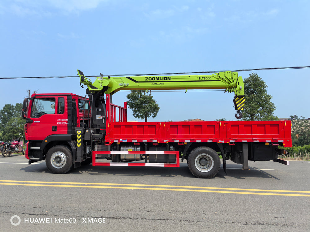 HOWO TX 4×2 Zoomlion 12-ton 5-section arm Weichai 240 horsepower 4.6 displacement-the strongest four-cylinder heart in the truck crane industry