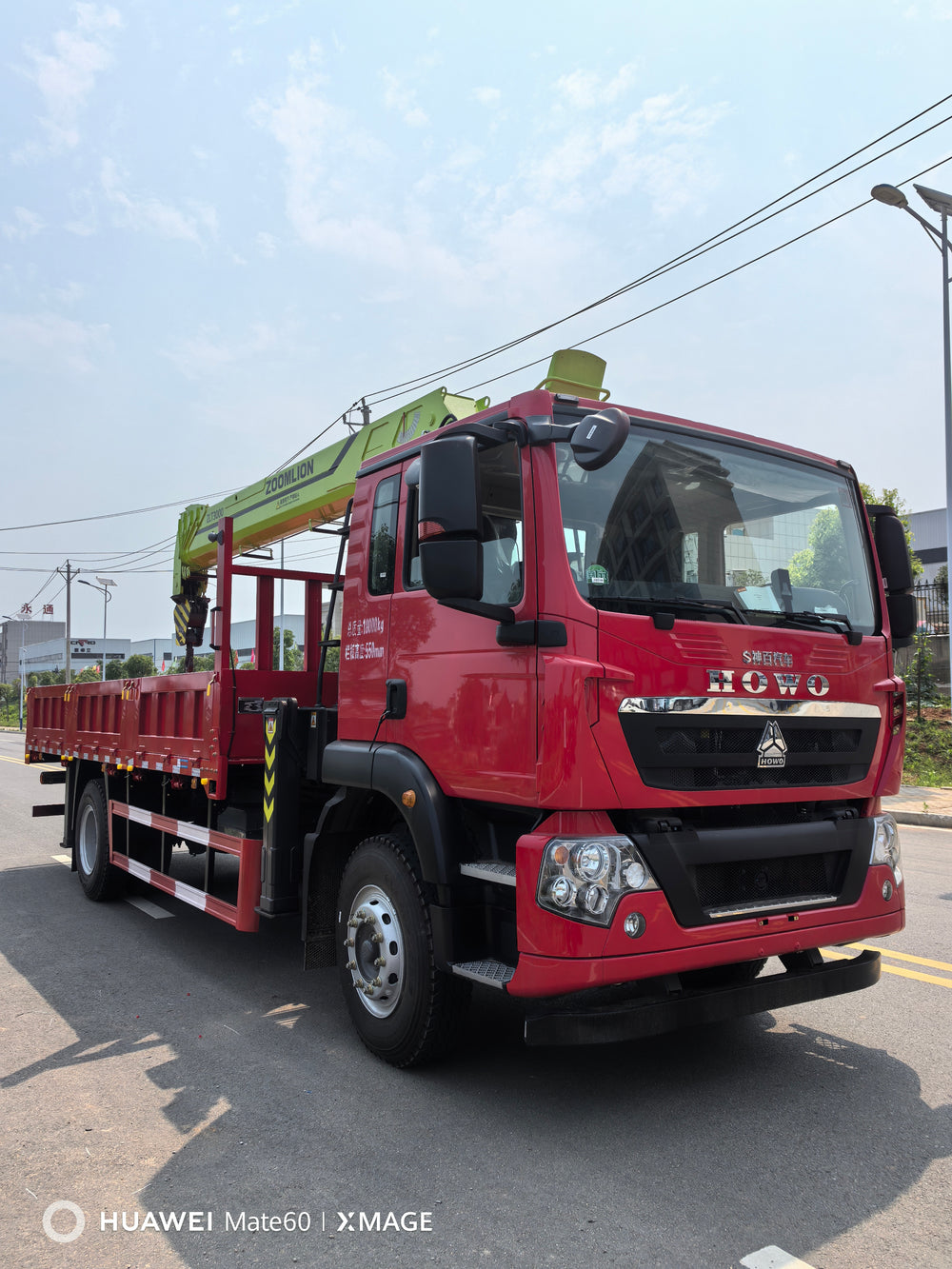 HOWO TX 4×2 Zoomlion 12-ton 5-section arm Weichai 240 horsepower 4.6 displacement-the strongest four-cylinder heart in the truck crane industry