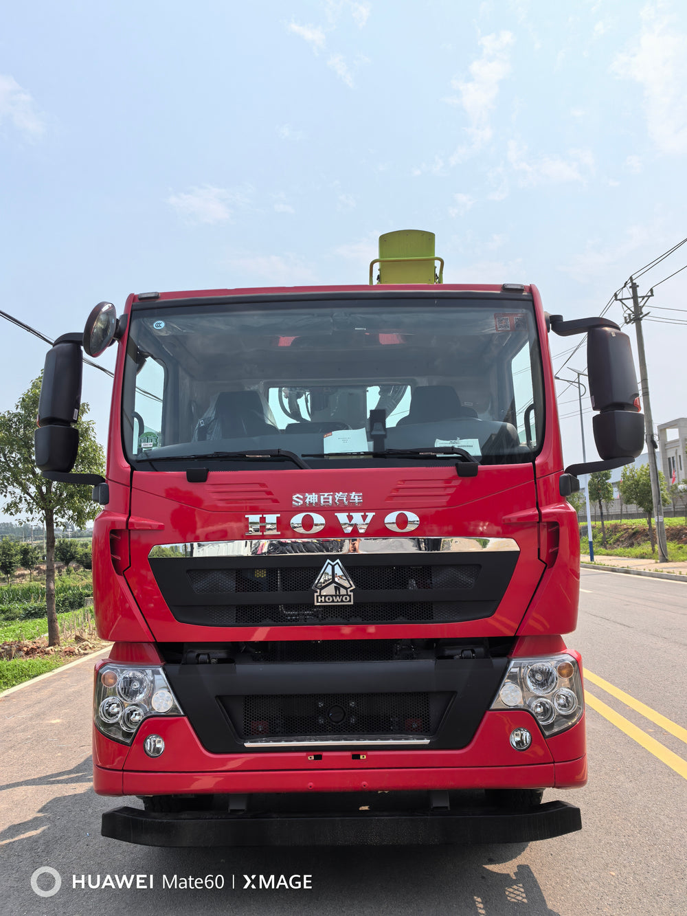 HOWO TX 4×2 Zoomlion 12-ton 5-section arm Weichai 240 horsepower 4.6 displacement-the strongest four-cylinder heart in the truck crane industry
