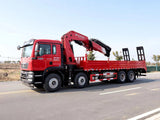 HOWO 8X4 25-ton folding boom crane with a ladder in the cargo box can transport construction machinery and equipment