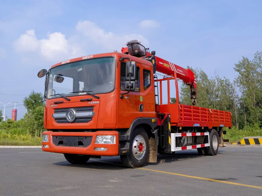 Dongfeng 4x2 Palfinger 8-ton truck crane