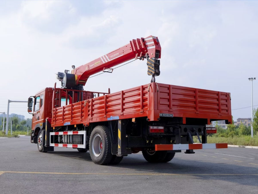 Dongfeng 4x2 Palfinger 8-ton truck crane