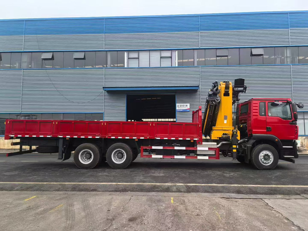 Howo 6X4 XCMG 21 T Folding Boom Crane