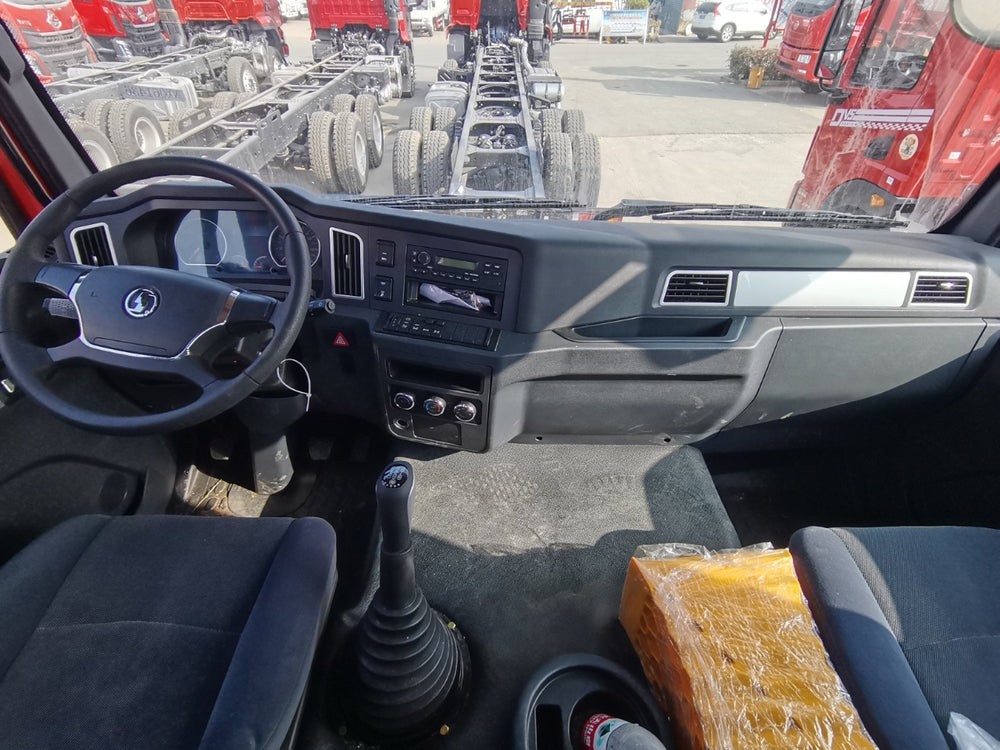 Shacman 12T Truck Mounted Crane