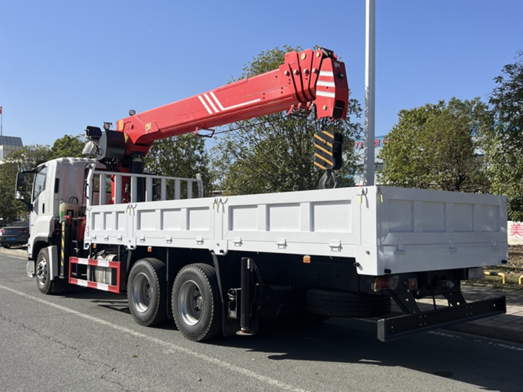 Isuzu 14T Truck Mounted Crane