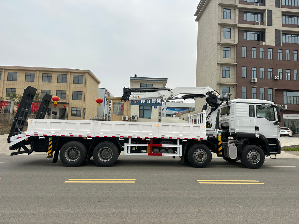 HOWO 8X4 10T folding arm crane