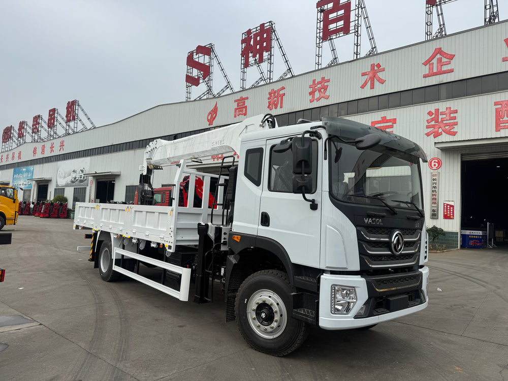 Dengfeng 8T truck-mounted crane