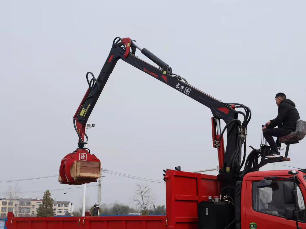 Dongfeng folding arm grab truck