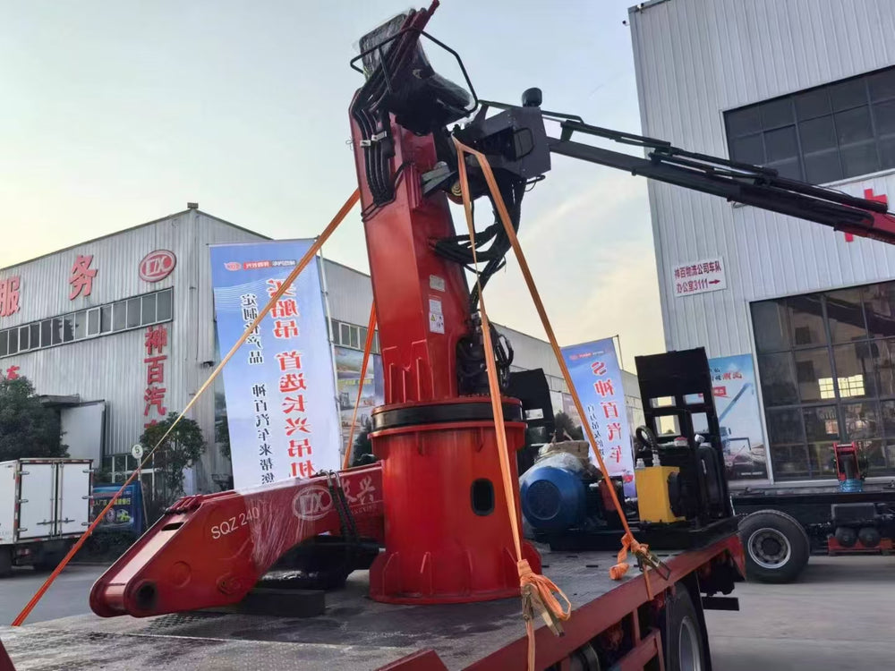 Changxing 8 ton folding arm ship crane
