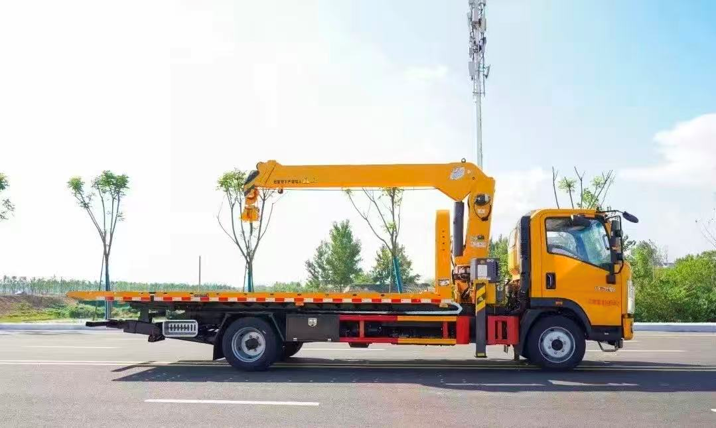 HOWO 4T Wrecker Crane Truck