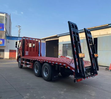 HOWO 6X4 Flatbed Transport Truck