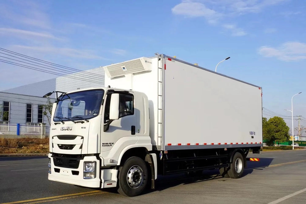 ISUZU 4x2 Refrigerated Truck