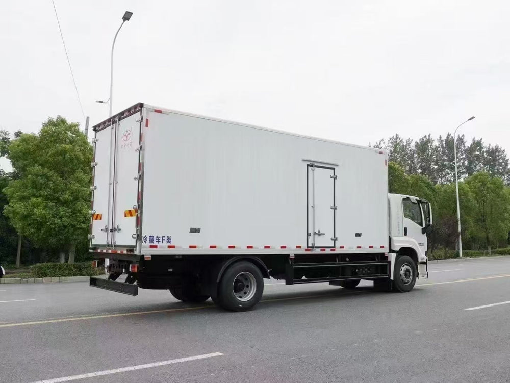 ISUZU 4x2 Refrigerated Truck