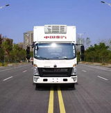 4 X2 HOWO 5T Refrigerator truck