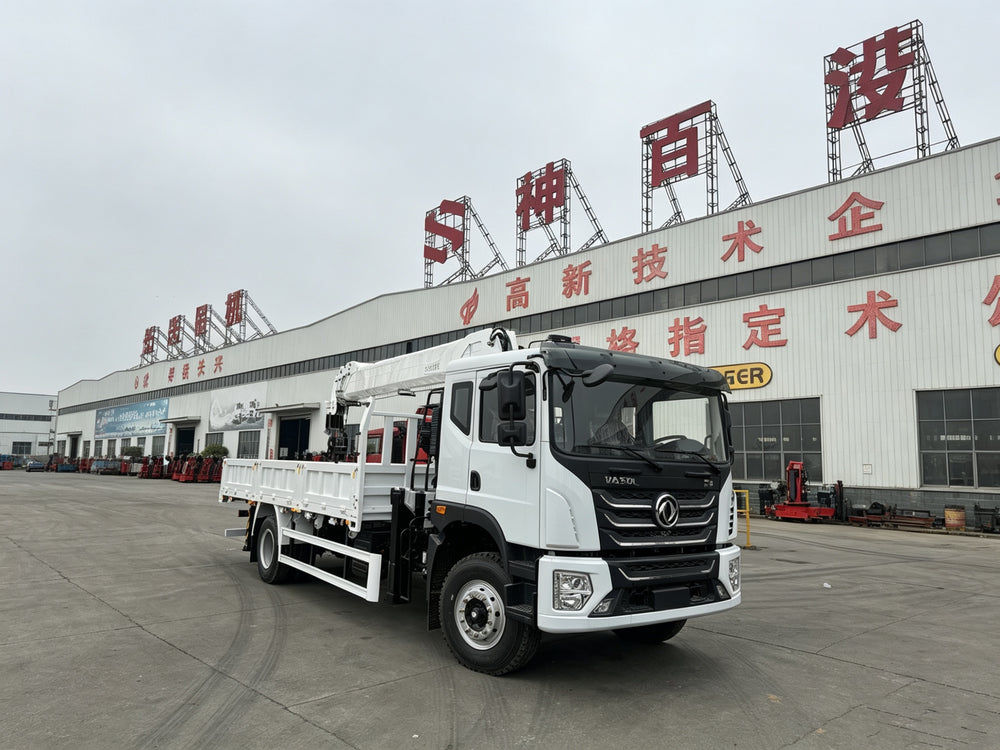 Dengfeng 8T truck-mounted crane