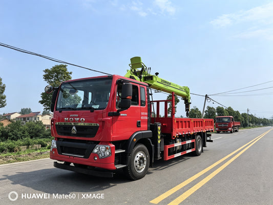 HOWO TX 4×2 Zoomlion 12-ton 5-section arm Weichai 240 horsepower 4.6 displacement-the strongest four-cylinder heart in the truck crane industry
