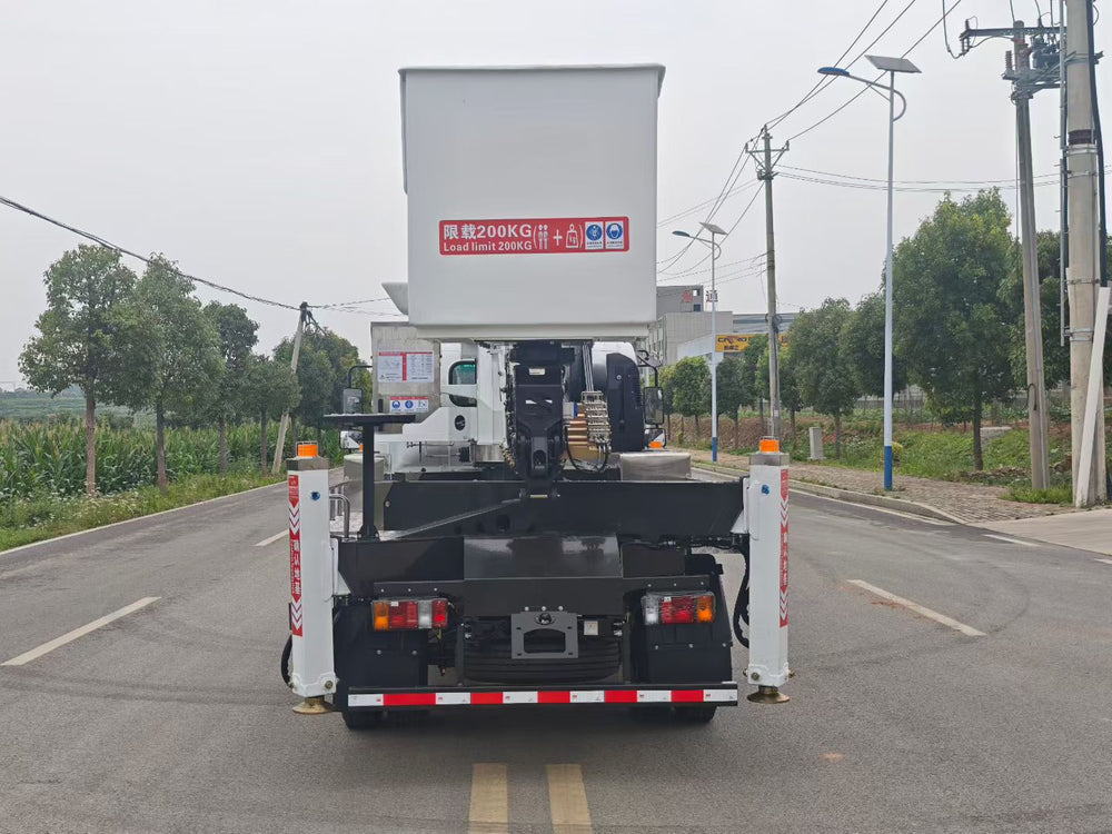 Isuzu 30.6-meter aerial work vehicle