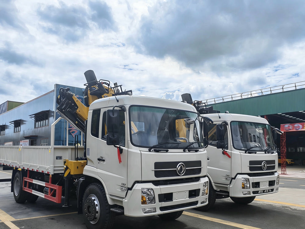 Dongfeng 4x4 XCMG 10-ton folding boom crane