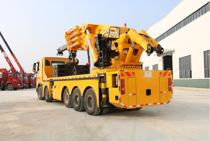 HOWO 10X4 150-ton Heavy-Duty Knuckle Boom Crane