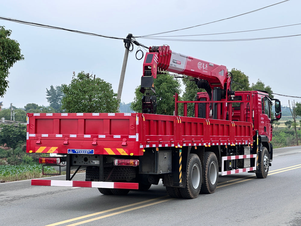 رافعة ذات ذراع تلسكوبي HOWO 6×4 CX14T