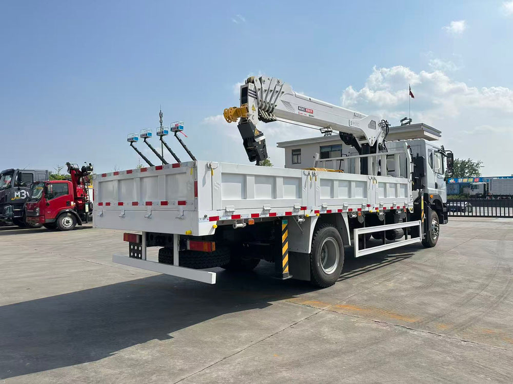 DongFeng 4×2 8T Telescopic Boom Crane