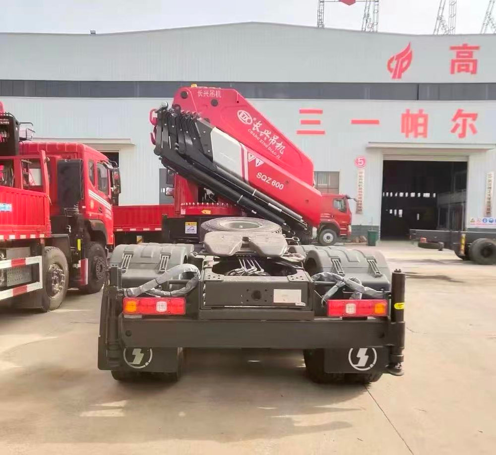 HOWO 6X4 25-ton folding boom tractor truck