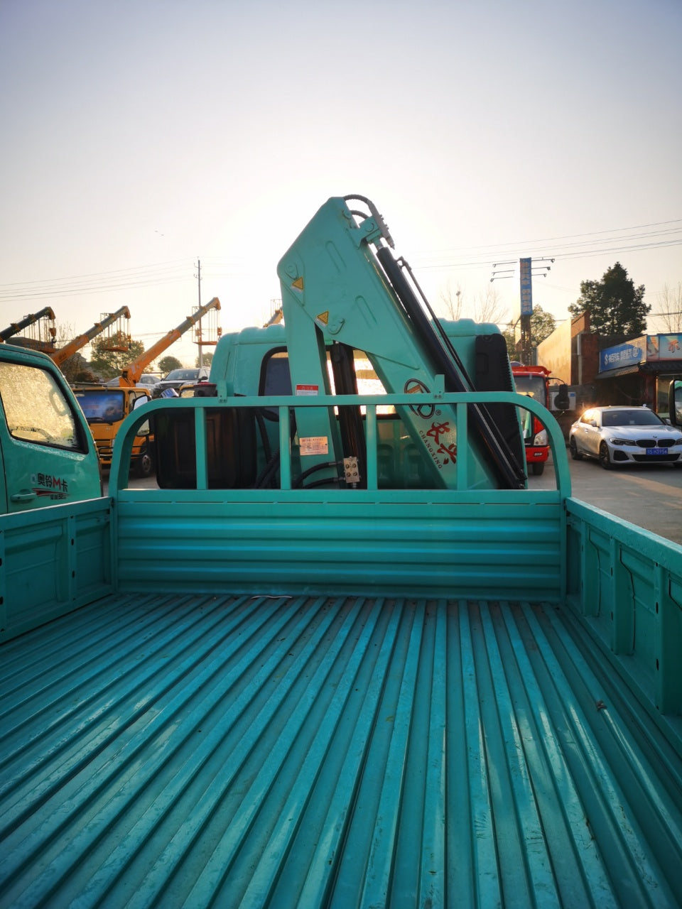 Foton 2T Truck Mounted Crane