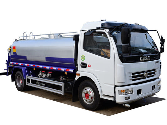 Dongfeng  4x2 9000L sprinkler truck