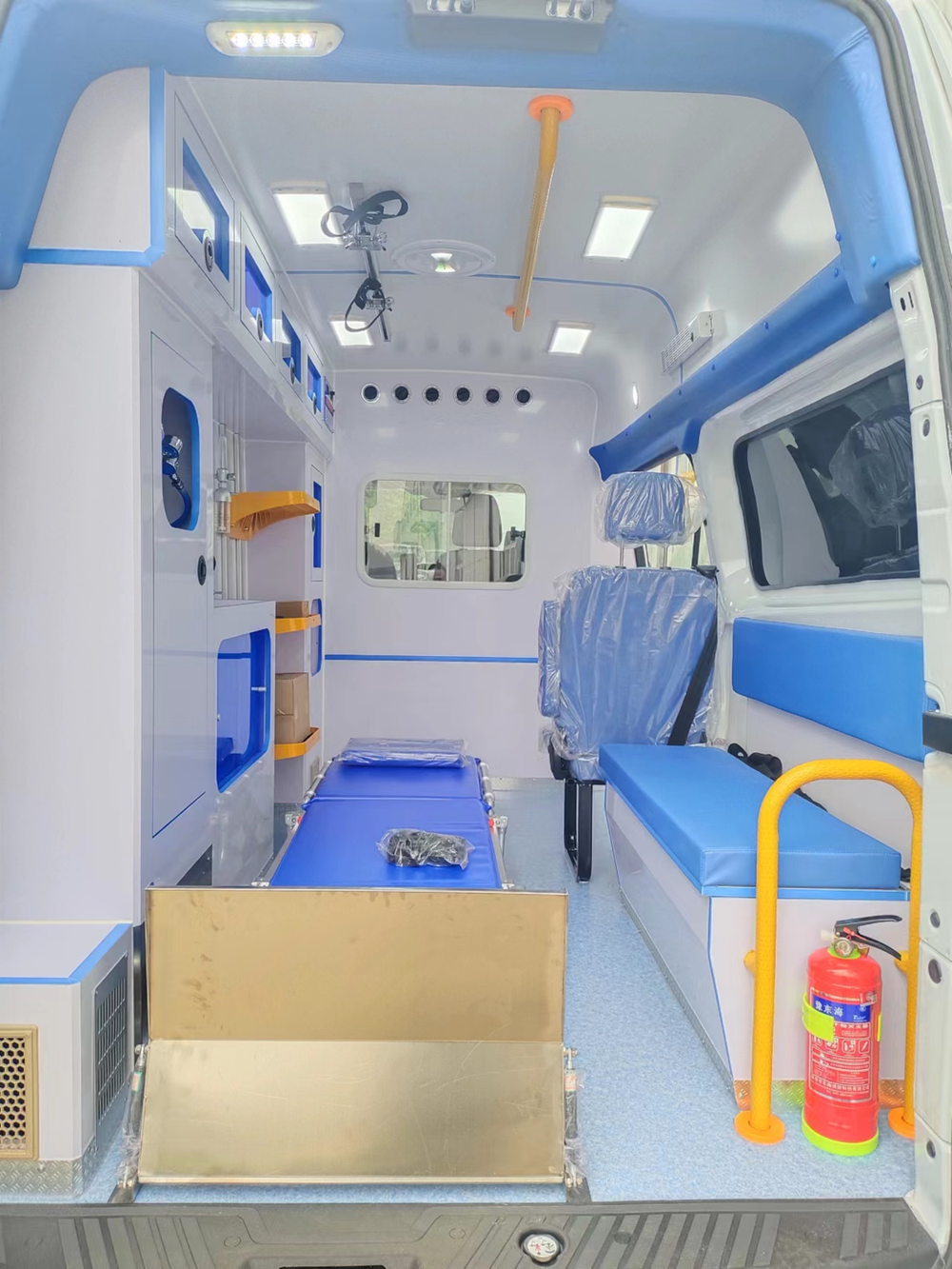 Ford Transit V362 Mid-wheelbase Mid-roof Diesel Emergency Ambulance