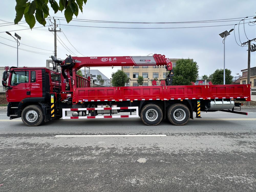 رافعة ذات ذراع تلسكوبي HOWO 6×4 CX14T