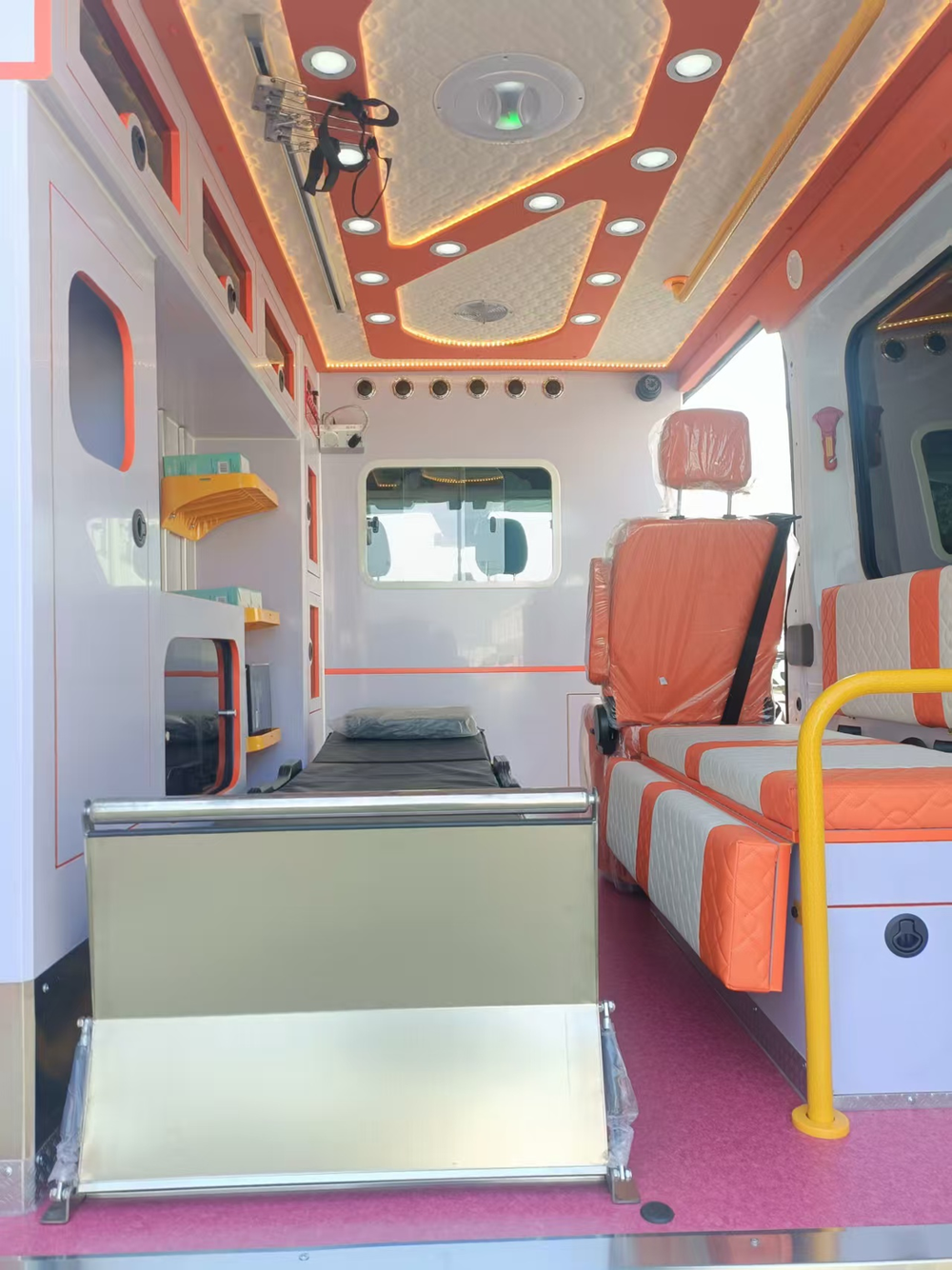 Ford V363 Mid-wheelbase Mid-roof Monitor Ambulance