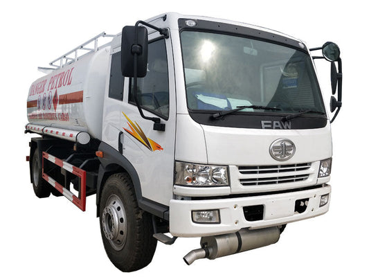 FAW 4*2 8000L oil tank truck