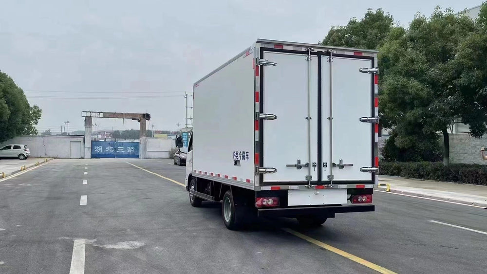 FOTON 5.5m Refrigerated Truck