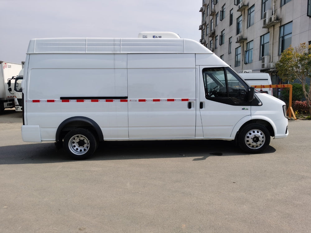 JMC Long-base High Top Refrigerated Truck
