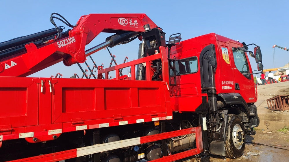 DongFeng 300HP Knuckle Boom Crane