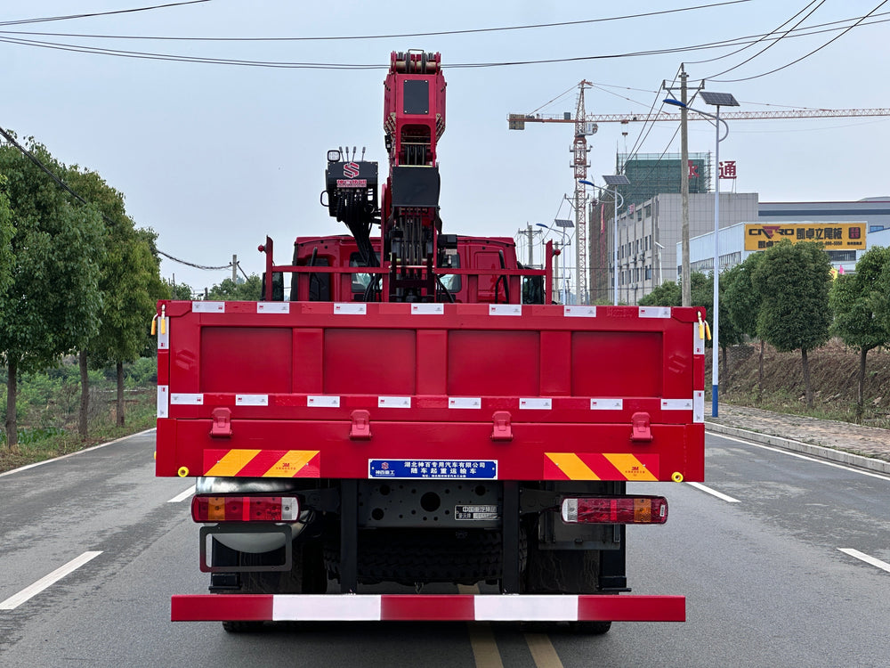 رافعة ذات ذراع تلسكوبي HOWO 6×4 CX14T